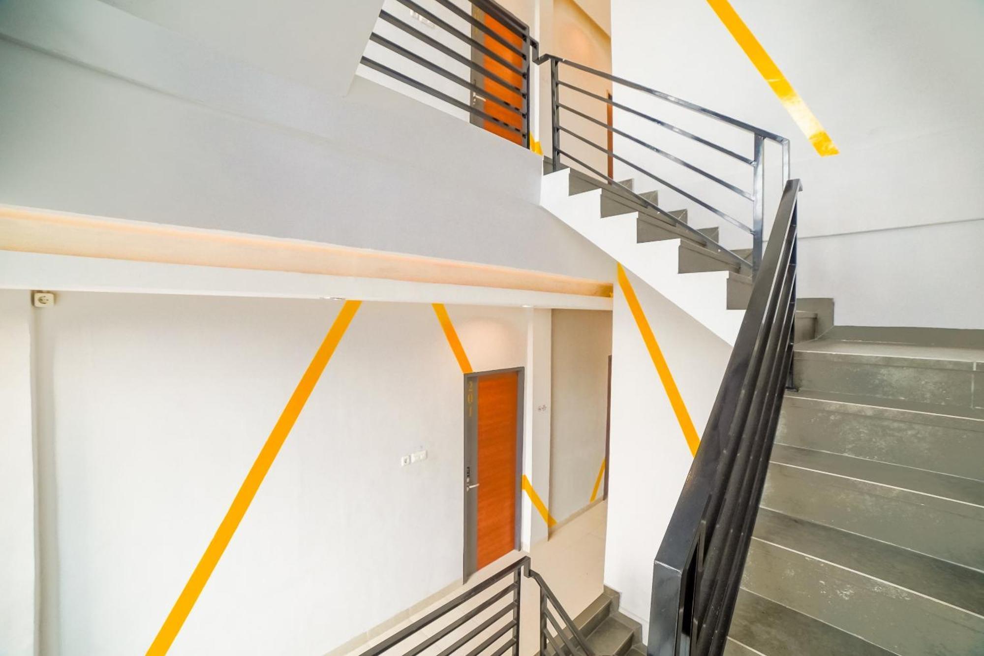 Capital O 90874 Millenium Inn 2 메단 외부 사진